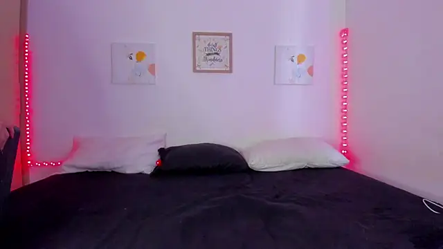 Snapshot of Miia__Jonees chatting on December 2025 06:45:02 PM Miia Jonees online show from December 2025 06:45:02 PM