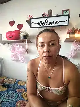 salomehill1 online show from April 2026 07:44:02 PM