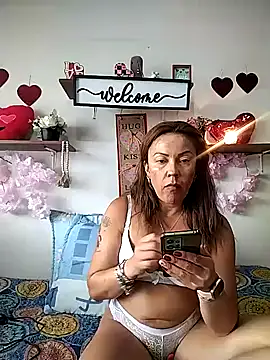 salomehill1 online show from April 2026 07:12:01 PM