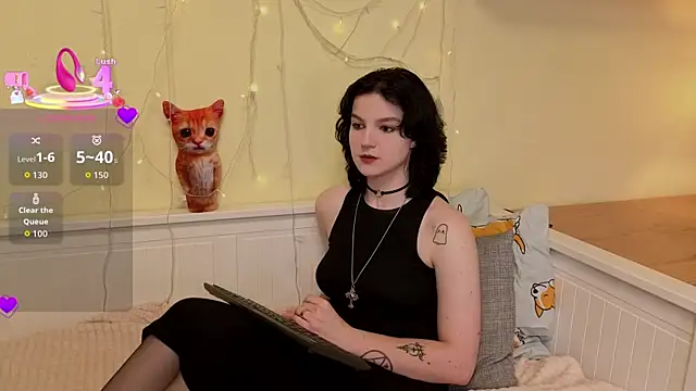 Snapshot of LatinaHuguenin chatting on November 2025 07:11:02 AM LatinaHuguenin online show from November 2025 07:11:02 AM