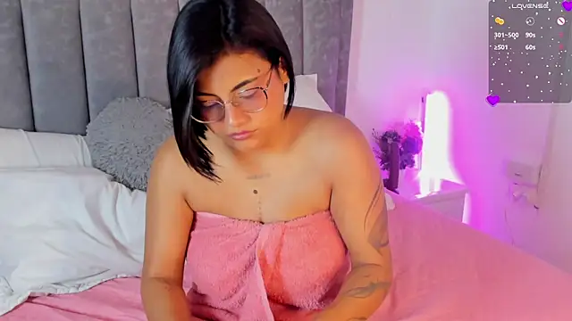 Veronica3   online show from November 2025 09:08:02 AM