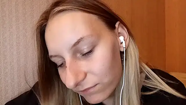 laytafltsmile online show from November 2025 09:36:01 PM