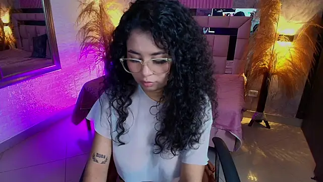 Snapshot of griselle_rousse chatting on February 2026 12:09:02 AM griselle rousse online show from February 2026 12:09:02 AM