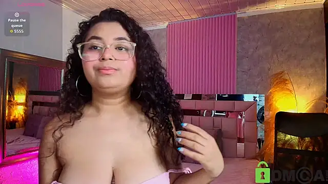 Snapshot of griselle_rousse chatting on March 2026 08:03:01 PM griselle rousse online show from March 2026 08:03:01 PM