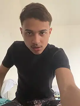 Guinovinho01 online show from November 2025 08:19:01 PM