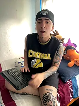 Snapshot of Nesukke chatting on November 2025 04:40:01 PM Nesukke online show from November 2025 04:40:01 PM