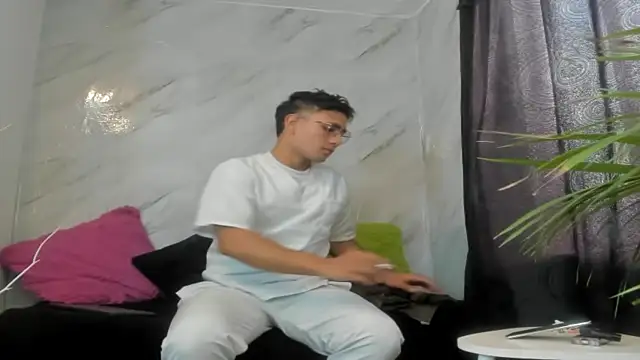 Snapshot of boy_castel_coral chatting on November 2025 09:05:02 PM boy castel coral online show from November 2025 09:05:02 PM