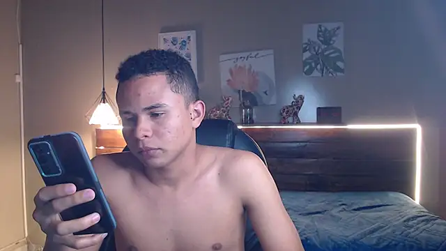 Snapshot of Liams18 chatting on December 2025 02:46:02 PM Liams18 online show from December 2025 02:46:02 PM