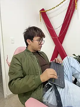 benjiDom online show from November 2025 12:26:01 PM