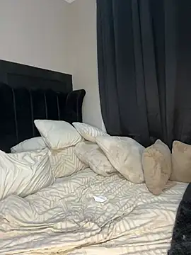 innocentskyee online show from February 2026 07:40:01 PM