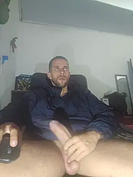 Snapshot of lucweed chatting on May 2026 10:49:02 PM lucweed online show from May 2026 10:49:02 PM