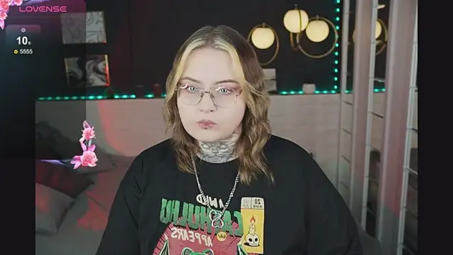 Snapshot of Arya_Addams chatting on November 2025 12:00:02 AM Arya Addams online show from November 2025 12:00:02 AM