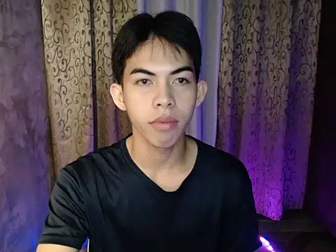 Snapshot of Urhotsilverboy chatting on December 2025 03:56:02 AM Urhotsilverboy online show from December 2025 03:56:02 AM