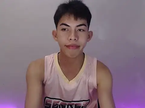 Urhotsilverboy online show from May 2026 05:18:01 PM