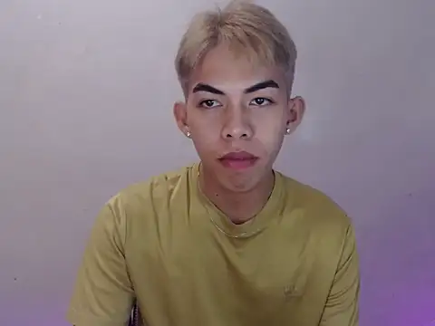 Urhotsilverboy online show from May 2026 04:23:02 PM