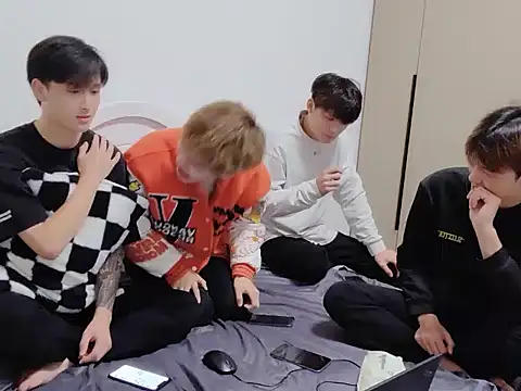 Snapshot of xiaomeng2563 chatting on November 2025 12:05:02 PM xiaomeng2563 online show from November 2025 12:05:02 PM