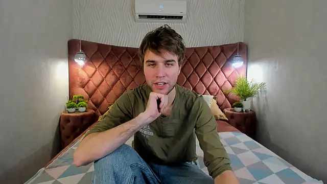 Snapshot of JonnahHell chatting on November 2025 01:42:02 PM JonnahHell online show from November 2025 01:42:02 PM