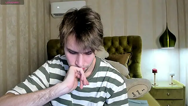 Snapshot of JonnahHell chatting on November 2025 02:39:01 PM JonnahHell online show from November 2025 02:39:01 PM