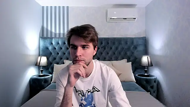 Snapshot of JonnahHell chatting on November 2025 12:28:02 PM JonnahHell online show from November 2025 12:28:02 PM