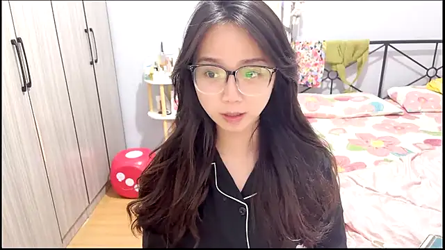 Snapshot of Hmm_0303 chatting on April 2026 03:39:01 PM Hmm 0303 online show from April 2026 03:39:01 PM