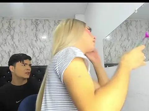 Lovers Spicy online show from November 2025 01:11:02 PM