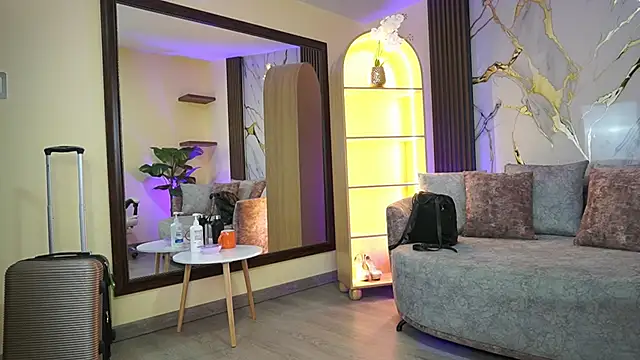 TessaaFox online show from March 2026 12:32:01 PM