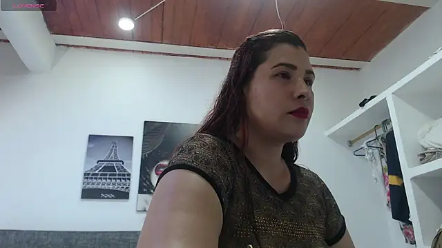 Snapshot of SweetSurrender69 chatting on November 2025 03:29:02 AM SweetSurrender69 online show from November 2025 03:29:02 AM