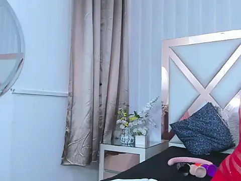 Snapshot of DairaMoon chatting on November 2025 08:10:01 PM DairaMoon online show from November 2025 08:10:01 PM