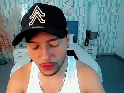 sebastian cruz  online show from November 2025 08:07:01 PM