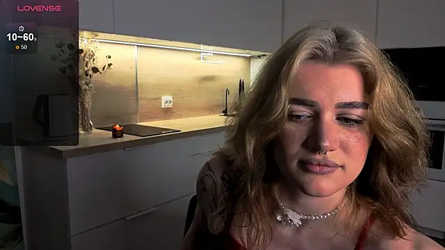 Snapshot of eshleeygreen chatting on February 2026 08:21:01 PM eshleeygreen online show from February 2026 08:21:01 PM