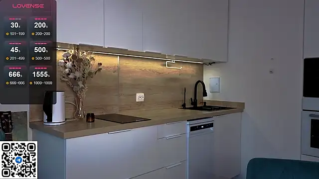 Snapshot of eshleeygreen chatting on March 2026 02:44:02 PM eshleeygreen online show from March 2026 02:44:02 PM