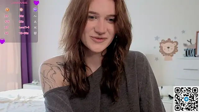 Snapshot of eshleeygreen chatting on April 2026 12:47:01 PM eshleeygreen online show from April 2026 12:47:01 PM