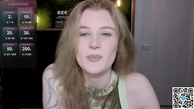 Snapshot of eshleeygreen chatting on May 2026 09:43:01 PM eshleeygreen online show from May 2026 09:43:01 PM