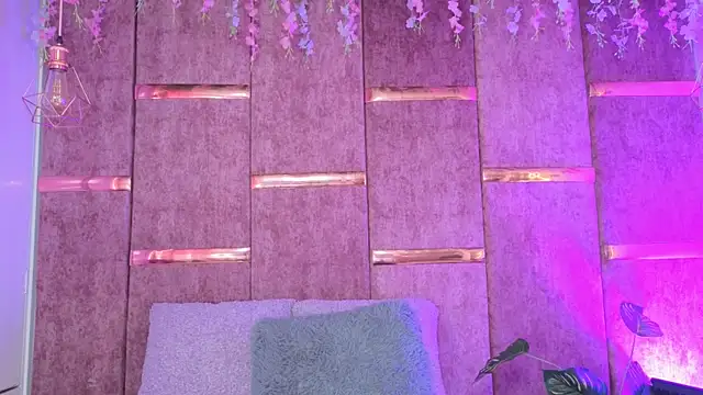  ViolletteNoir  online show from December 2025 08:27:01 PM