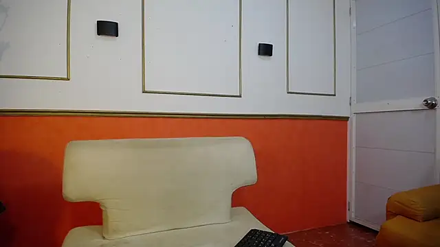 Tessachains 2  online show from December 2025 01:36:01 AM