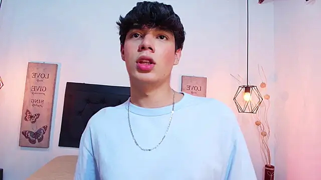 Isaac Kurtt online show from November 2025 08:52:01 PM