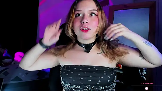 Dubraska Rubio online show from November 2025 05:18:02 AM