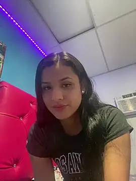 Chiquinquira3 online show from November 2025 04:46:02 AM