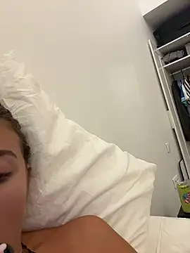 Snapshot of lounaaxangel chatting on November 2025 04:06:01 PM lounaaxangel online show from November 2025 04:06:01 PM