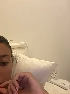 Snapshot of lounaaxangel chatting on November 2025 04:38:01 PM lounaaxangel online show from November 2025 04:38:01 PM