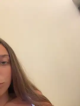 Snapshot of lounaaxangel chatting on December 2025 07:18:01 PM lounaaxangel online show from December 2025 07:18:01 PM