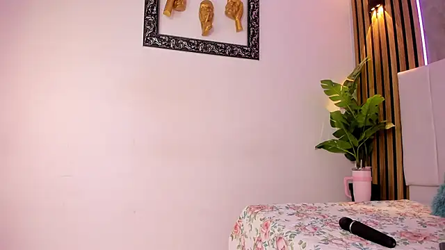 Carlotta de velour online show from February 2026 04:56:01 AM