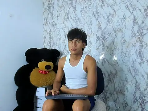 Valentino Lane online show from February 2026 05:55:01 AM