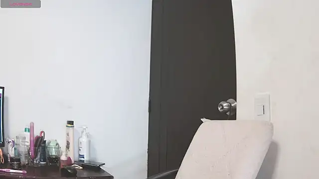 katherine-smill online show from November 2025 12:27:01 PM