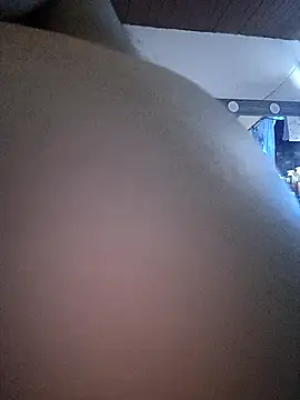 Lunaescarlataa online show from November 2025 07:56:02 PM