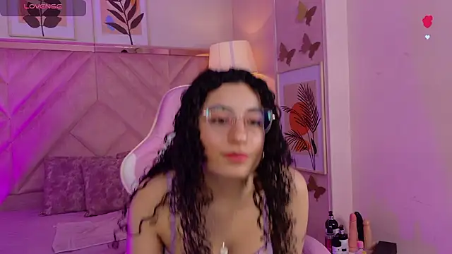 Snapshot of DemiJones_ chatting on February 2026 04:09:01 AM DemiJones online show from February 2026 04:09:01 AM