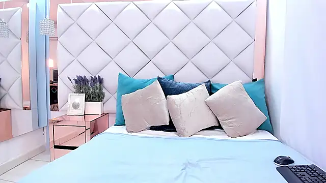 merielenbloom online show from December 2025 12:57:02 PM