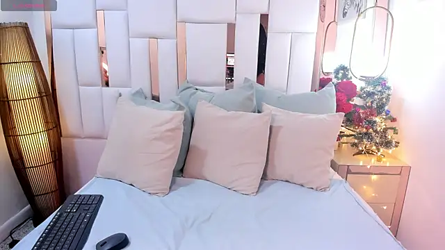 estrellanoctis online show from December 2025 02:51:01 AM