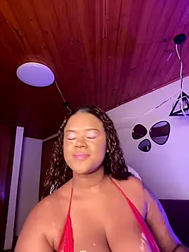 Snapshot of Antonella_boobss chatting on November 2025 03:29:01 AM Antonella boobss online show from November 2025 03:29:01 AM