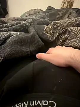 Snapshot of esko42 chatting on November 2025 09:48:02 PM esko42 online show from November 2025 09:48:02 PM